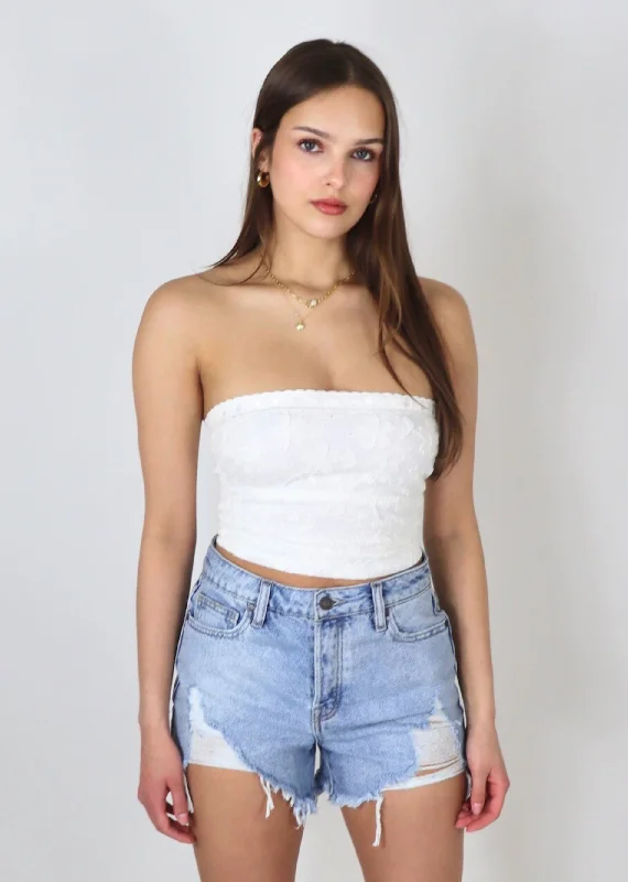 Not Thinkin’ Bout You Shorts ★ Light Wash